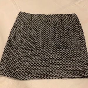 Who what wear skirt In black and grey.